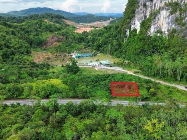 Lot Banglo Kg Chiku 1 Gua Musang Kelantan 8751 sqft Layer Pertama Jalan Utama